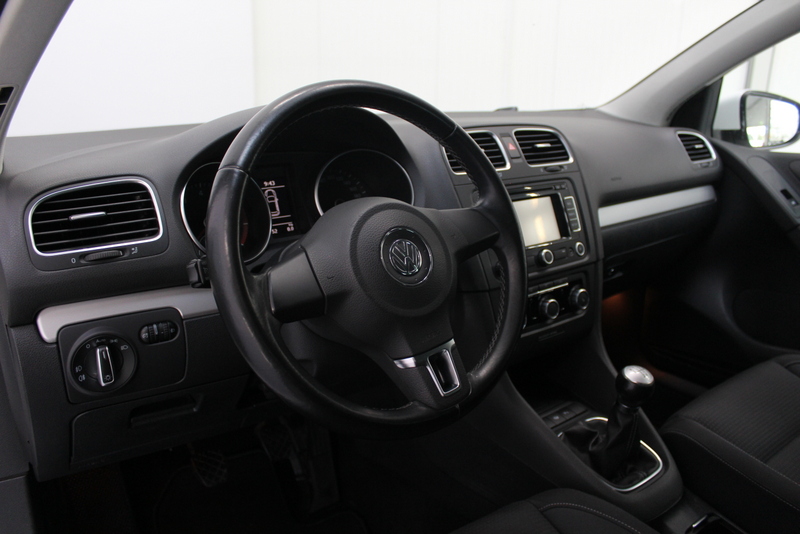 Volkswagen Golf Volkswagen Golf 1.4 Easyline 81PK, AIRCO | NAVIGATIE | PARKEERSENSOREN V+A | DISTRIBUTIE VERVANGEN 2025
