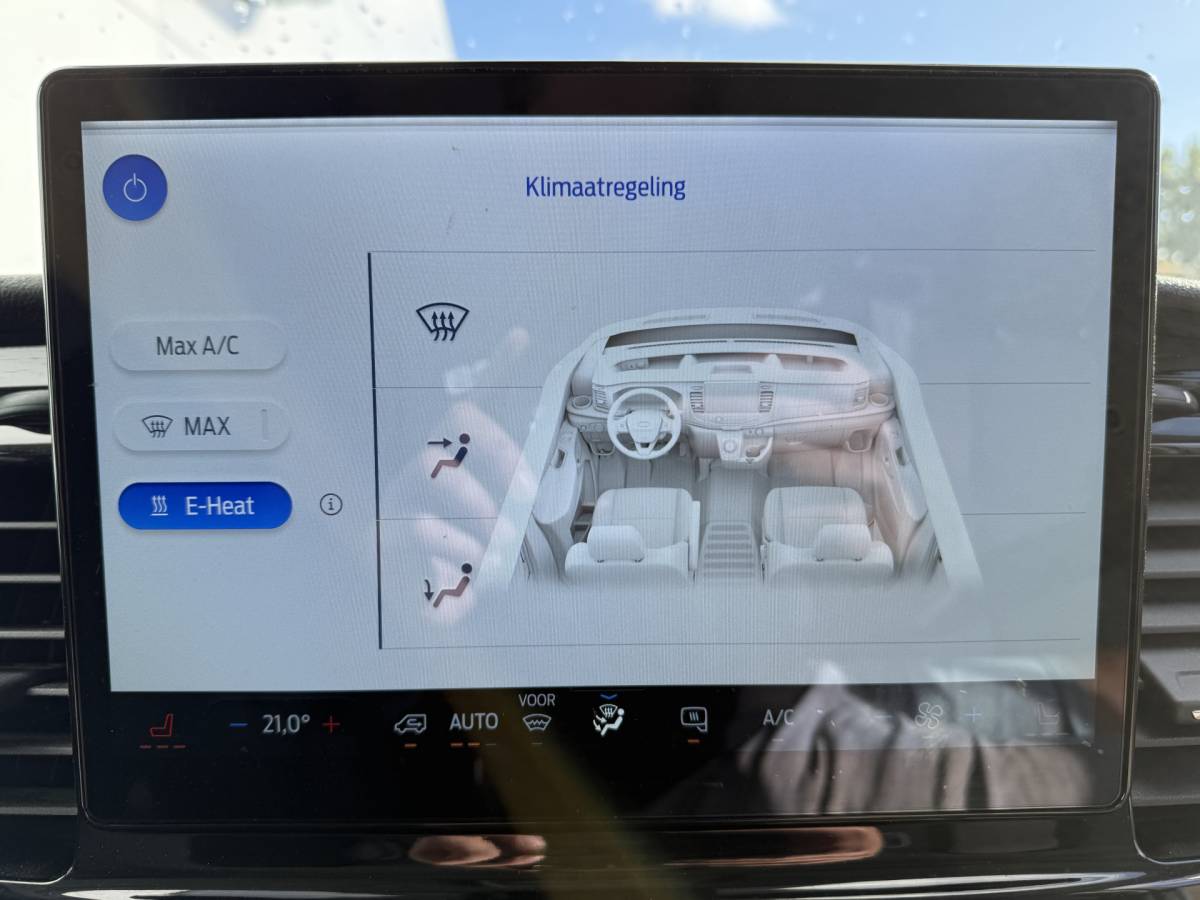 Ford E-Transit Ford e-Transit 68kWh 184PK L3H2 317km WLTP BEV Snelladen 360° Camera Cruise control Climate control Carplay Navigatie Parkeersensoren