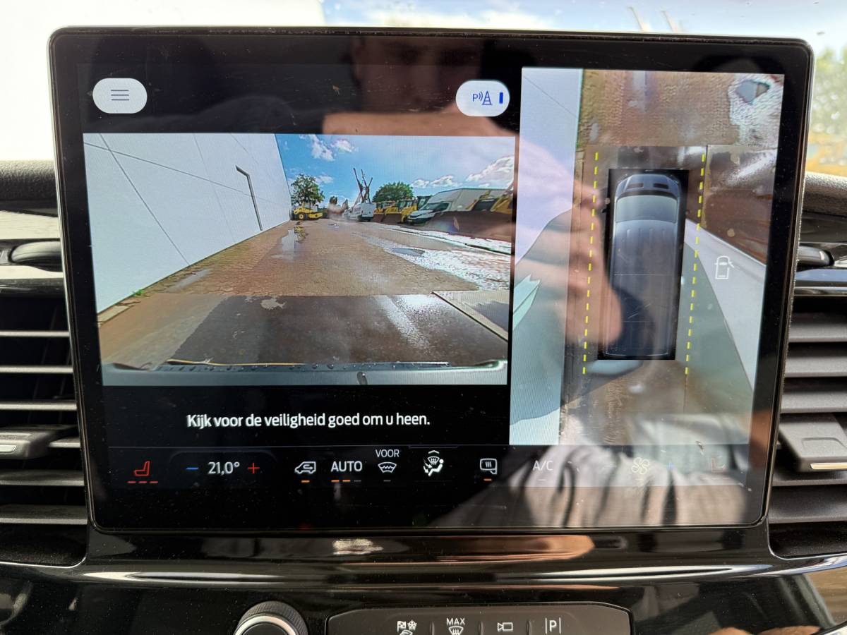 Ford E-Transit Ford e-Transit 68kWh 184PK L3H2 317km WLTP BEV Snelladen 360° Camera Cruise control Climate control Carplay Navigatie Parkeersensoren