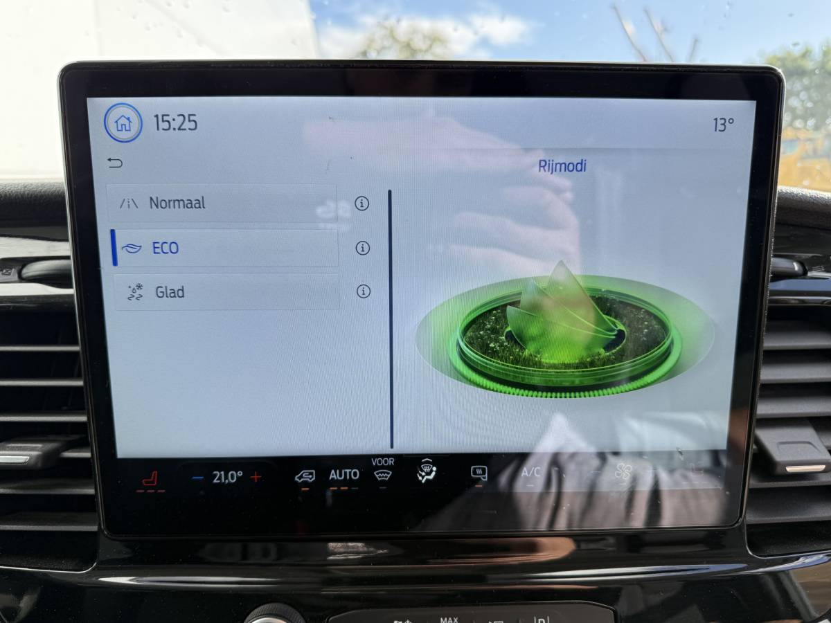 Ford E-Transit Ford e-Transit 68kWh 184PK L3H2 317km WLTP BEV Snelladen 360° Camera Cruise control Climate control Carplay Navigatie Parkeersensoren