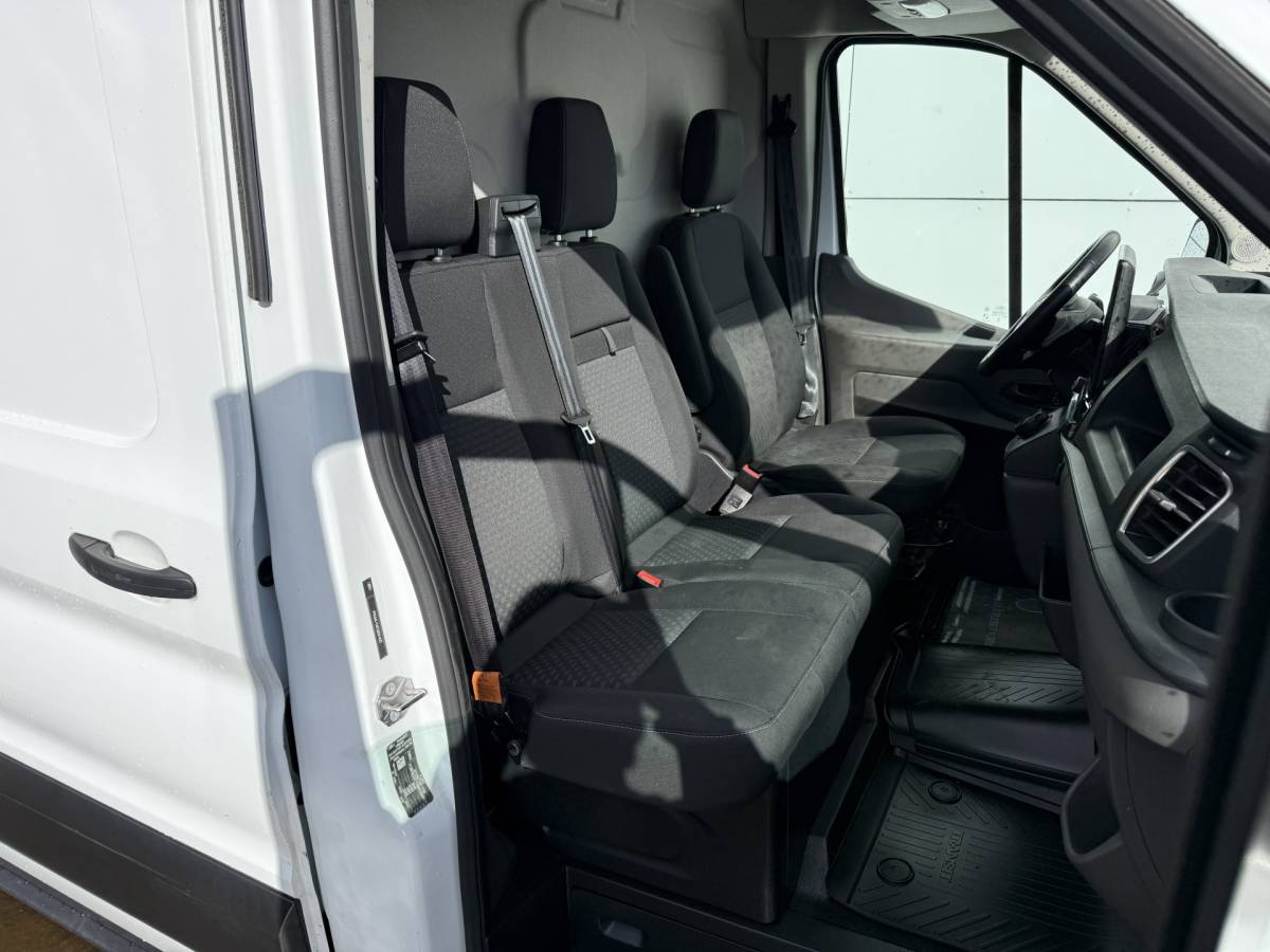 Ford E-Transit Ford e-Transit 68kWh 184PK L3H2 317km WLTP BEV Snelladen 360° Camera Cruise control Climate control Carplay Navigatie Parkeersensoren