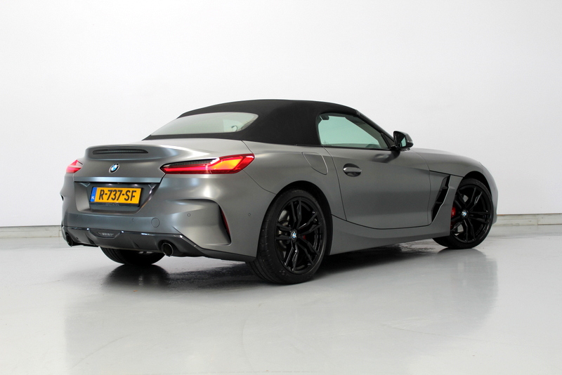 BMW Z4 BMW Z4 Roadster sDrive30i | 259PK | Mat Grijs (Frozen Grey II) | M-Sport | Nederlandse auto | Leder Elfenbeinweiss | HUD
