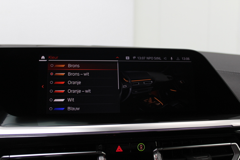 BMW Z4 BMW Z4 Roadster sDrive30i | 259PK | Mat Grijs (Frozen Grey II) | M-Sport | Nederlandse auto | Leder Elfenbeinweiss | HUD