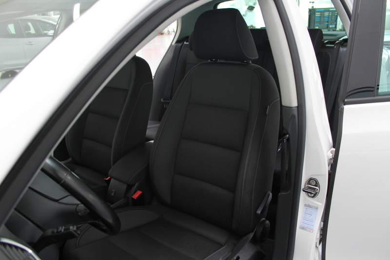 Volkswagen Golf Volkswagen Golf 1.4 Easyline 81PK, AIRCO | NAVIGATIE | PARKEERSENSOREN V+A | DISTRIBUTIE VERVANGEN 2025