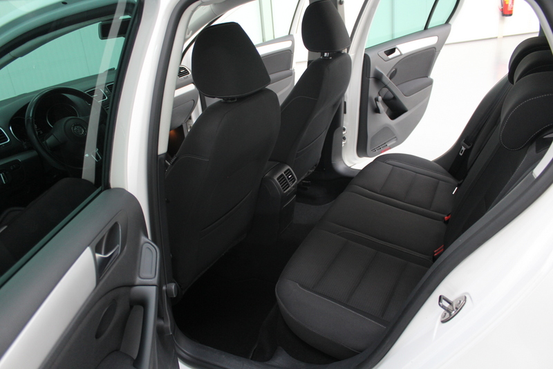 Volkswagen Golf Volkswagen Golf 1.4 Easyline 81PK, AIRCO | NAVIGATIE | PARKEERSENSOREN V+A | DISTRIBUTIE VERVANGEN 2025