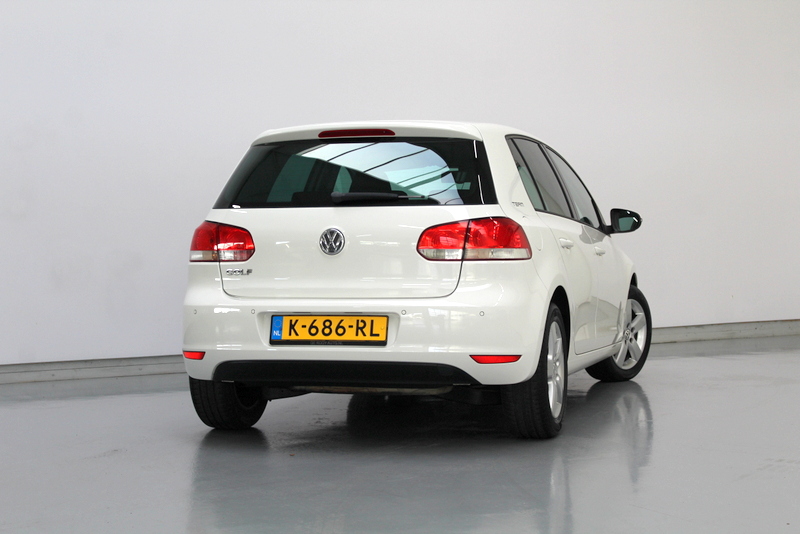 Volkswagen Golf Volkswagen Golf 1.4 Easyline 81PK, AIRCO | NAVIGATIE | PARKEERSENSOREN V+A | DISTRIBUTIE VERVANGEN 2025