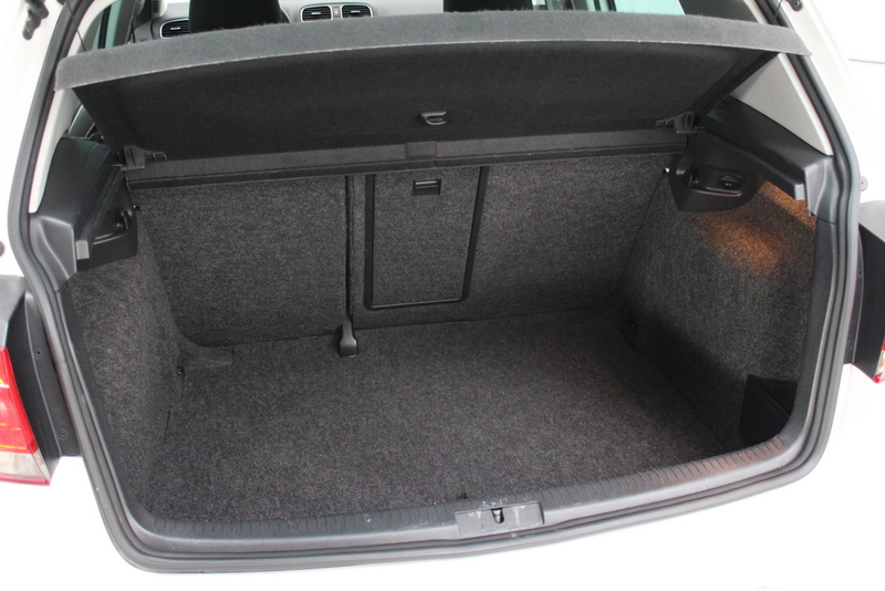 Volkswagen Golf Volkswagen Golf 1.4 Easyline 81PK, AIRCO | NAVIGATIE | PARKEERSENSOREN V+A | DISTRIBUTIE VERVANGEN 2025