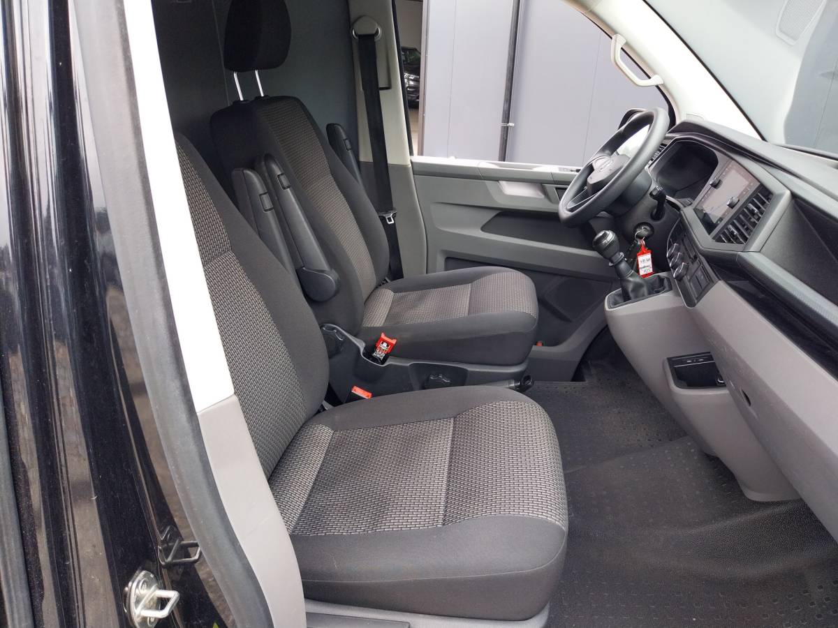 Volkswagen Transporter Volkswagen Transporter 2.0 TDI 150 PK L2H1 NAVI CRUISE AIRCO 20 INCH TREKHAAK