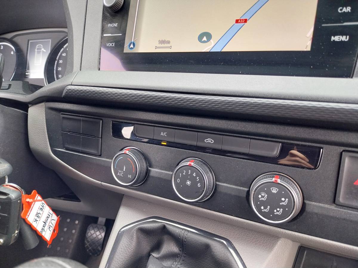 Volkswagen Transporter Volkswagen Transporter 2.0 TDI 150 PK L2H1 NAVI CRUISE AIRCO 20 INCH TREKHAAK