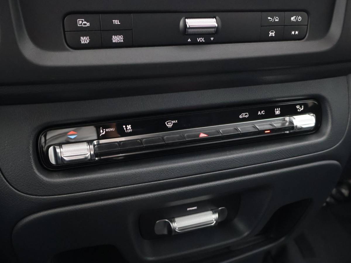 Mercedes-Benz eVito Mercedes-Benz eVito 112 L2 60 kWh *NIEUW* + 2 SCHUIFDEUREN | CAMERA | LMV | STOELVERW. | APPLE CARPLAY