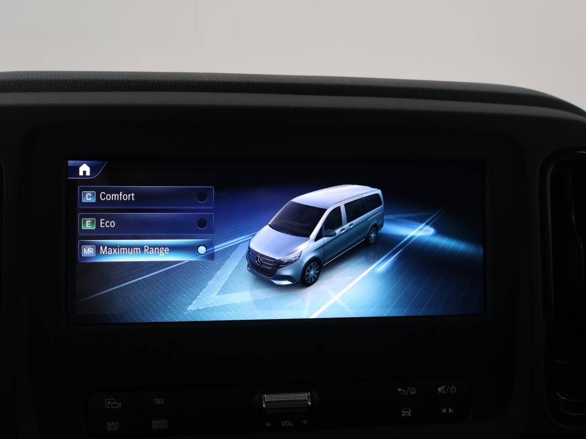 Mercedes-Benz eVito Mercedes-Benz eVito 112 L2 60 kWh *NIEUW* + 2 SCHUIFDEUREN | CAMERA | LMV | STOELVERW. | APPLE CARPLAY