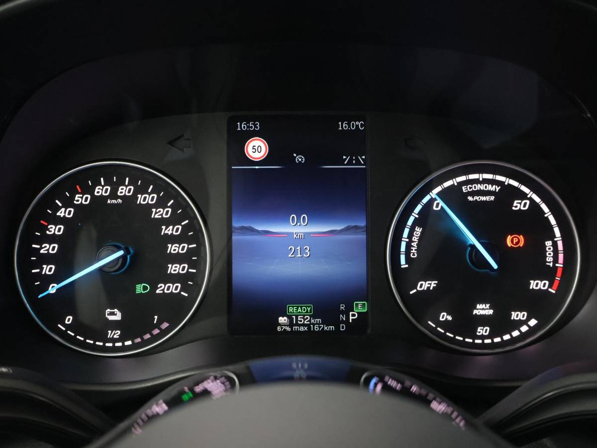 Mercedes-Benz eVito Mercedes-Benz eVito 112 L2 60 kWh *NIEUW* + 2 SCHUIFDEUREN | CAMERA | LMV | STOELVERW. | APPLE CARPLAY