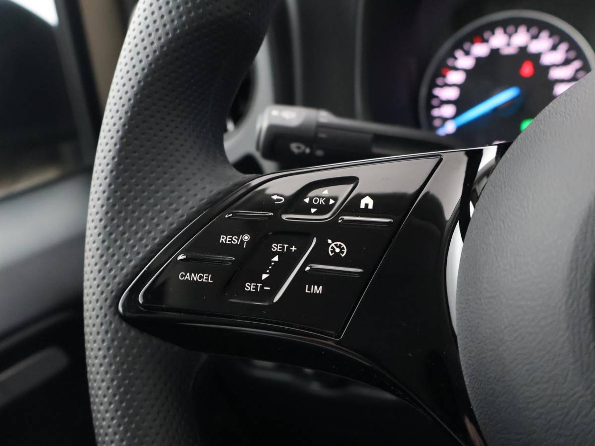 Mercedes-Benz eVito Mercedes-Benz eVito 112 L2 60 kWh *NIEUW* + 2 SCHUIFDEUREN | CAMERA | LMV | STOELVERW. | APPLE CARPLAY