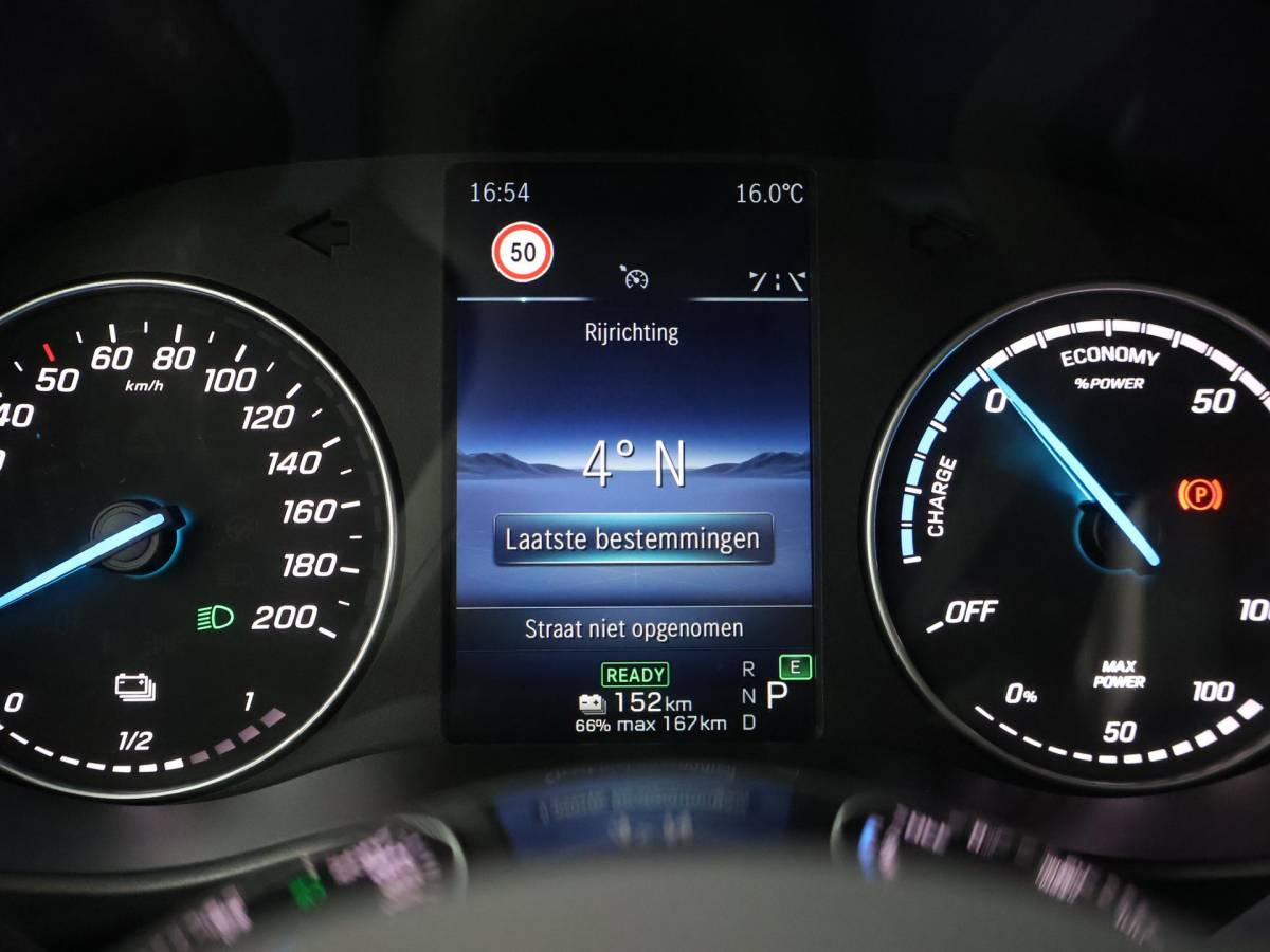 Mercedes-Benz eVito Mercedes-Benz eVito 112 L2 60 kWh *NIEUW* + 2 SCHUIFDEUREN | CAMERA | LMV | STOELVERW. | APPLE CARPLAY