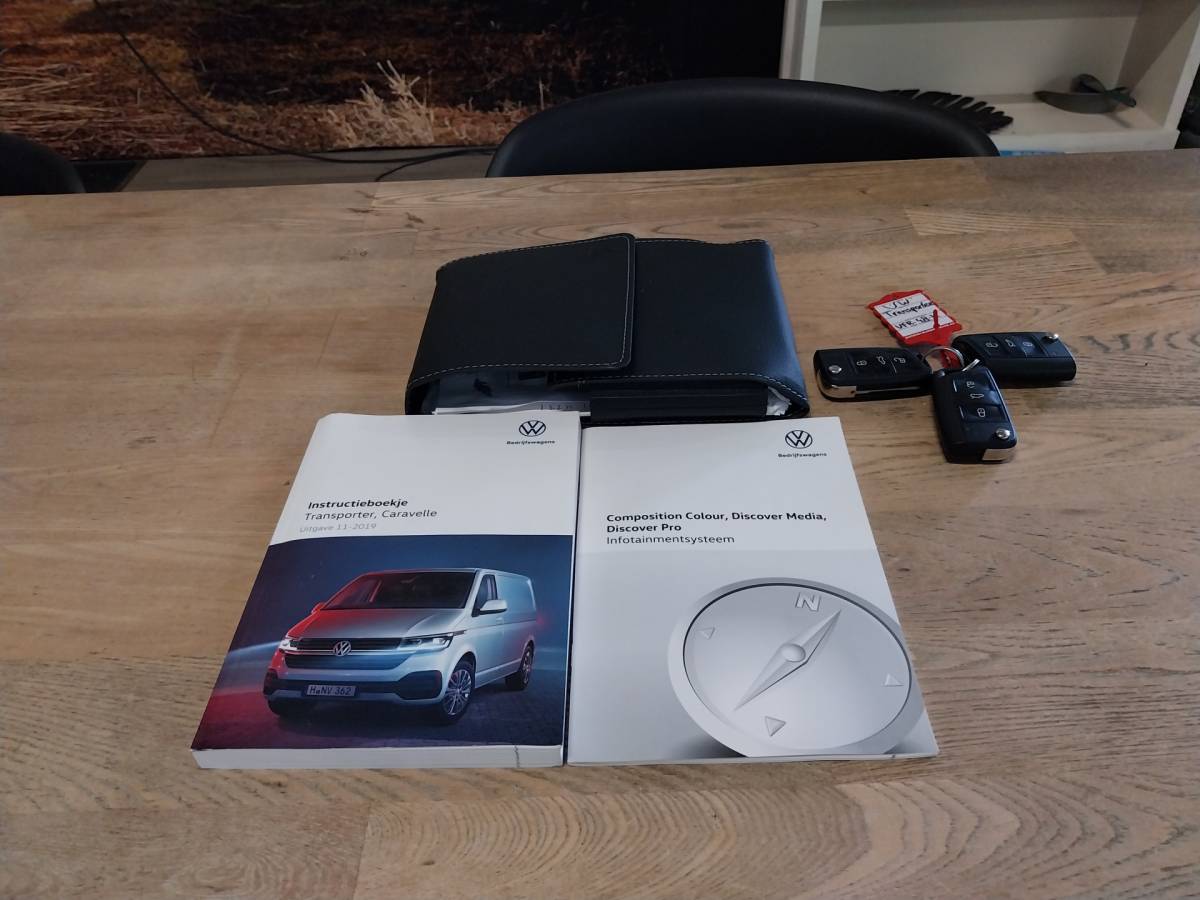 Volkswagen Transporter Volkswagen Transporter 2.0 TDI 150 PK L2H1 NAVI CRUISE AIRCO 20 INCH TREKHAAK