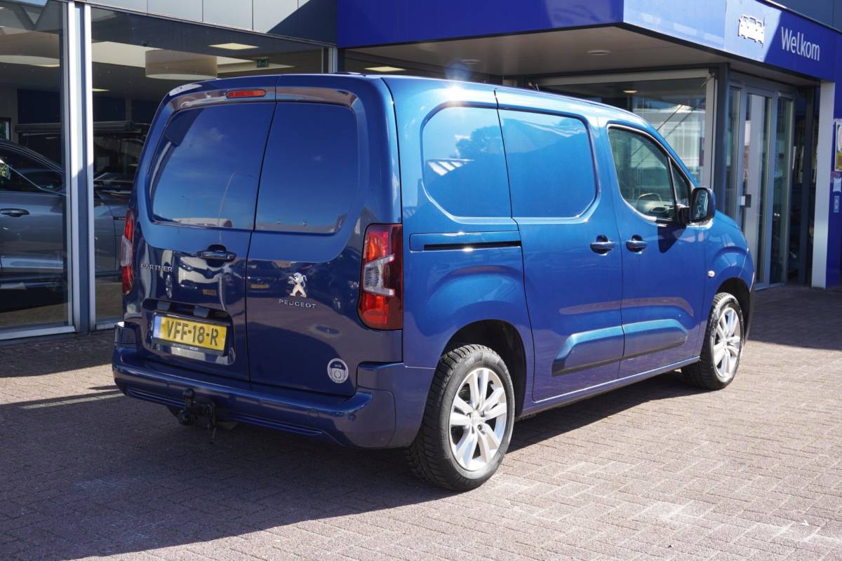 Peugeot Partner Peugeot Partner 1.6 BlueHDI Premium | 3 Zitter | Airco | 2020 | Nw Model | Vol opties | Inruil mogelijk