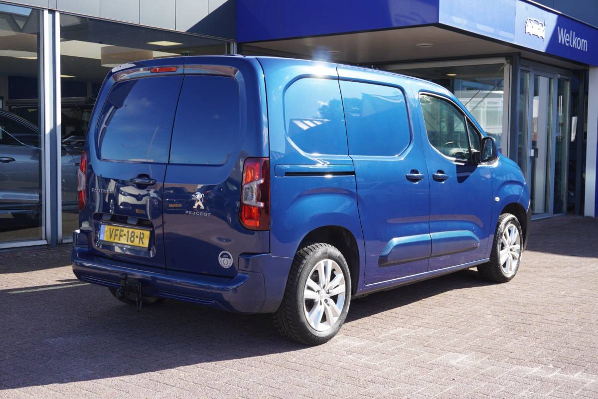 Peugeot Partner Peugeot Partner 1.6 BlueHDI Premium | 3 Zitter | Airco | 2020 | Nw Model | Vol opties | Inruil mogelijk