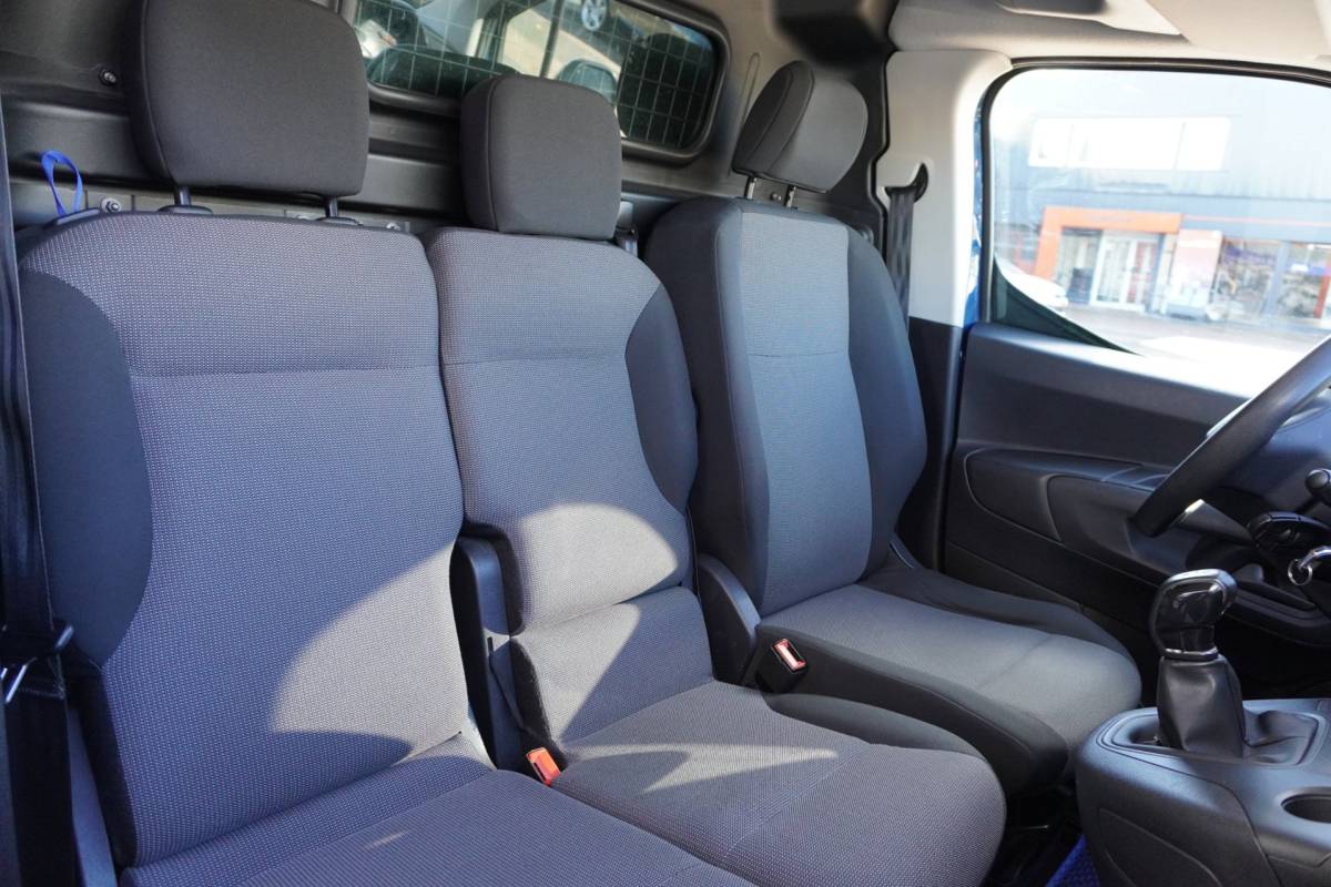Peugeot Partner Peugeot Partner 1.6 BlueHDI Premium | 3 Zitter | Airco | 2020 | Nw Model | Vol opties | Inruil mogelijk