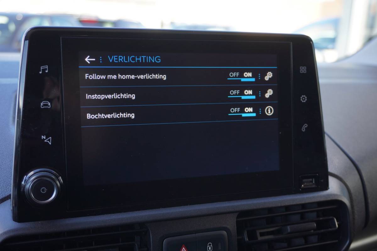 Peugeot Partner Peugeot Partner 1.6 BlueHDI Premium | 3 Zitter | Airco | 2020 | Nw Model | Vol opties | Inruil mogelijk