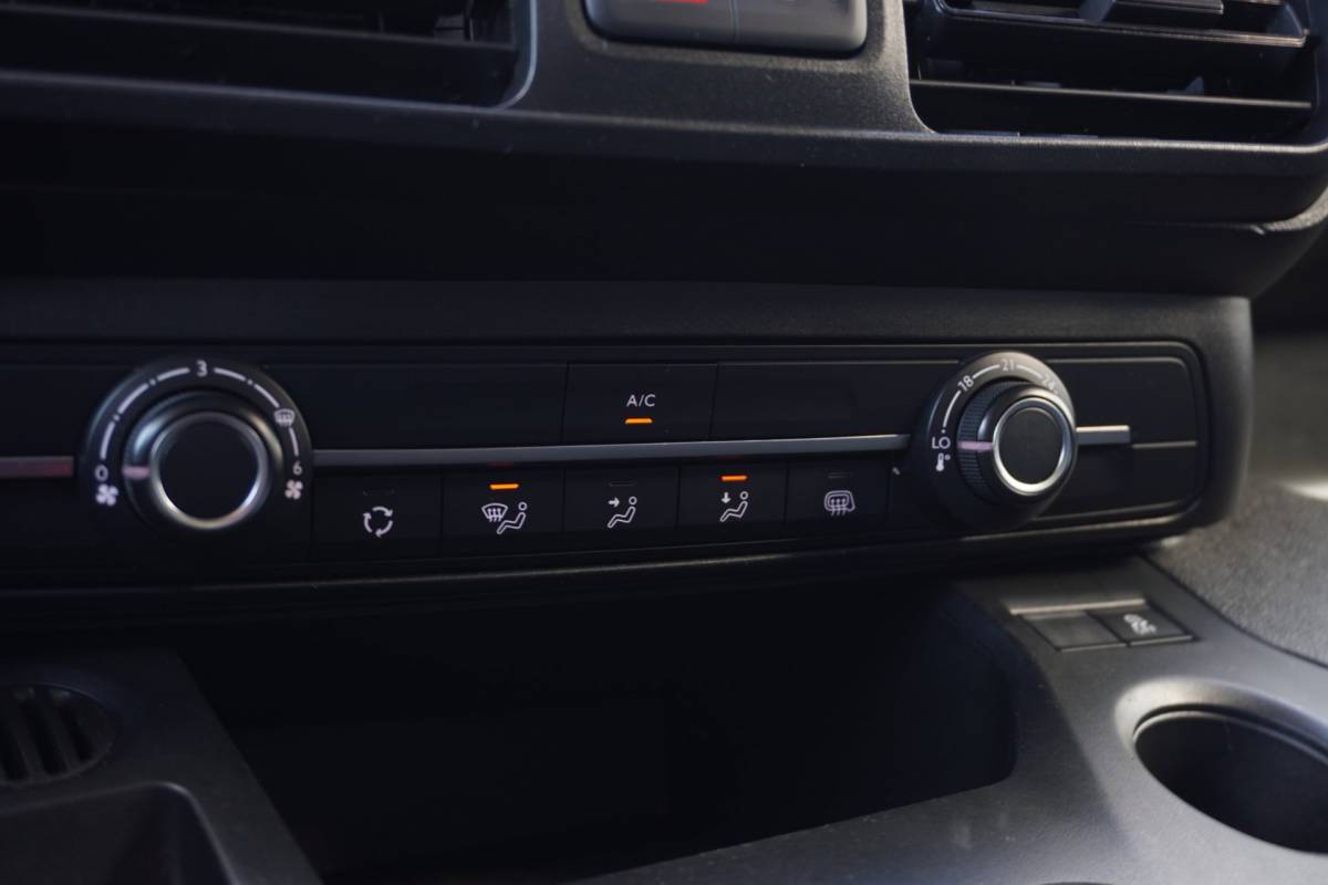 Peugeot Partner Peugeot Partner 1.6 BlueHDI Premium | 3 Zitter | Airco | 2020 | Nw Model | Vol opties | Inruil mogelijk