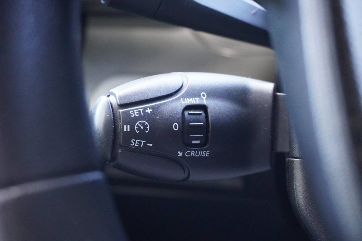 Peugeot Partner Peugeot Partner 1.6 BlueHDI Premium | 3 Zitter | Airco | 2020 | Nw Model | Vol opties | Inruil mogelijk
