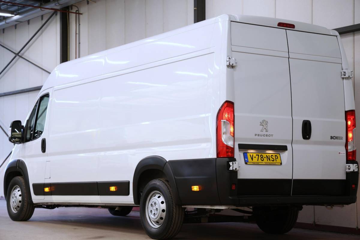 Peugeot Boxer Peugeot Boxer 2.2 BlueHDi 140 L4H2 HEAVY DUTY
