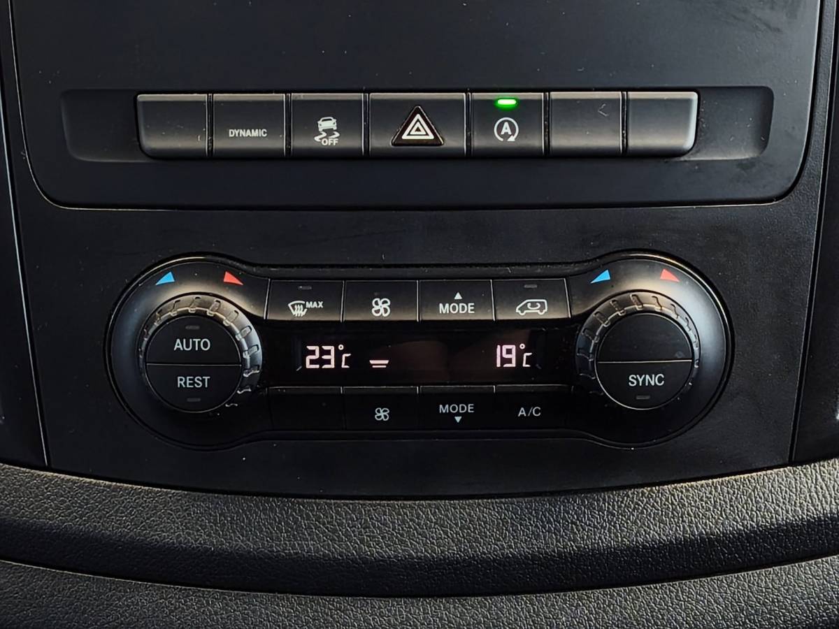 Mercedes-Benz Vito Mercedes Vito 114CDI XXL AUT DUBBELE CABINE 2X SCHUIFDEUR LED CRUISE M-BUX PDC CAMERA TREKHAAK STOELVERWARMING