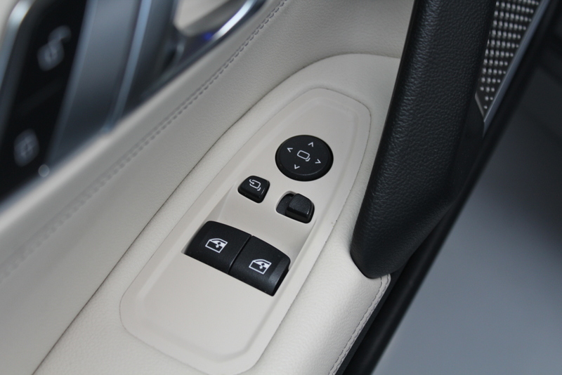 BMW Z4 BMW Z4 Roadster sDrive30i | 259PK | Mat Grijs (Frozen Grey II) | M-Sport | Nederlandse auto | Leder Elfenbeinweiss | HUD