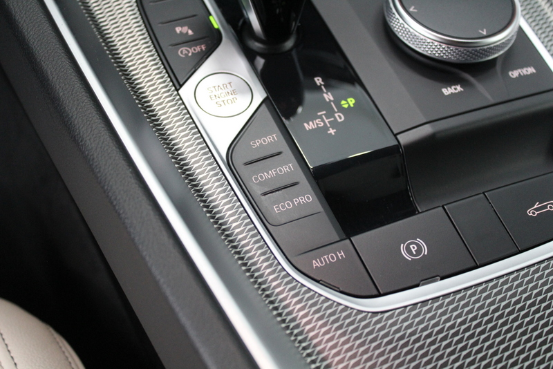BMW Z4 BMW Z4 Roadster sDrive30i | 259PK | Mat Grijs (Frozen Grey II) | M-Sport | Nederlandse auto | Leder Elfenbeinweiss | HUD