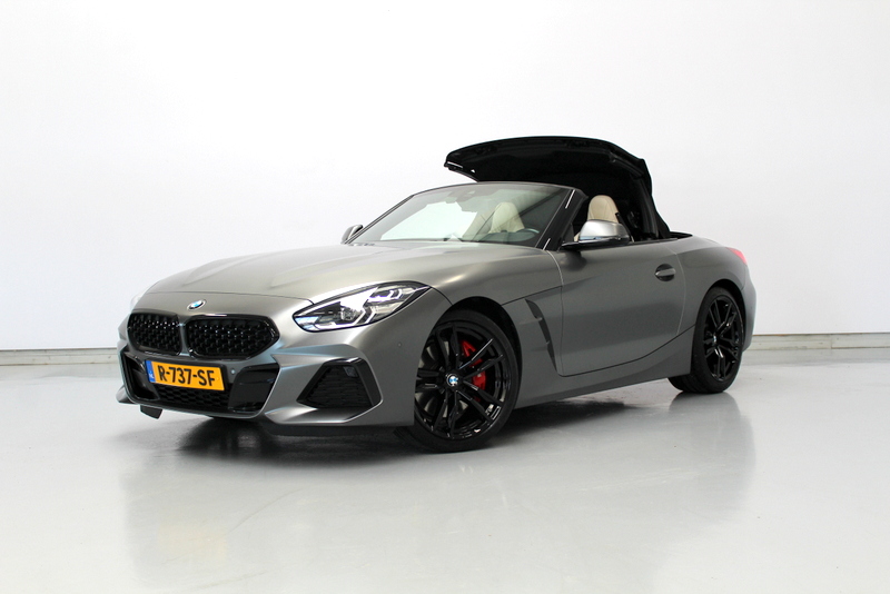 BMW Z4 BMW Z4 Roadster sDrive30i | 259PK | Mat Grijs (Frozen Grey II) | M-Sport | Nederlandse auto | Leder Elfenbeinweiss | HUD