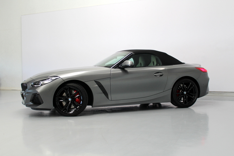 BMW Z4 BMW Z4 Roadster sDrive30i | 259PK | Mat Grijs (Frozen Grey II) | M-Sport | Nederlandse auto | Leder Elfenbeinweiss | HUD