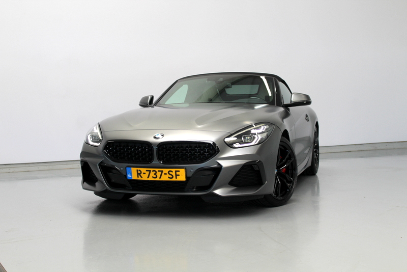 BMW Z4 BMW Z4 Roadster sDrive30i | 259PK | Mat Grijs (Frozen Grey II) | M-Sport | Nederlandse auto | Leder Elfenbeinweiss | HUD