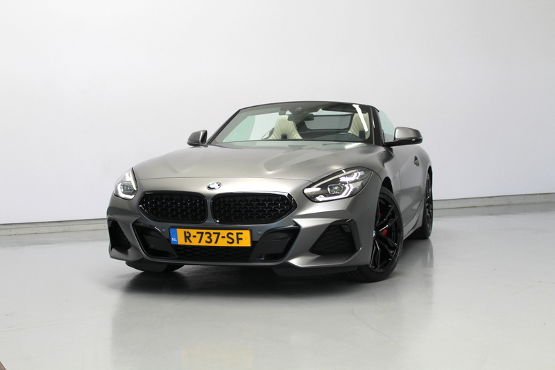 BMW Z4 BMW Z4 Roadster sDrive30i | 259PK | Mat Grijs (Frozen Grey II) | M-Sport | Nederlandse auto | Leder Elfenbeinweiss | HUD
