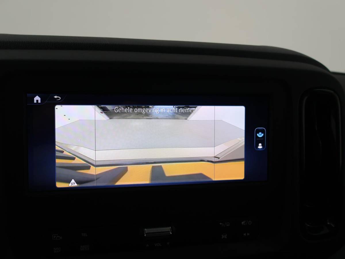 Mercedes-Benz eVito Mercedes-Benz eVito 112 L2 60 kWh *NIEUW* + 2 SCHUIFDEUREN | CAMERA | LMV | STOELVERW. | APPLE CARPLAY