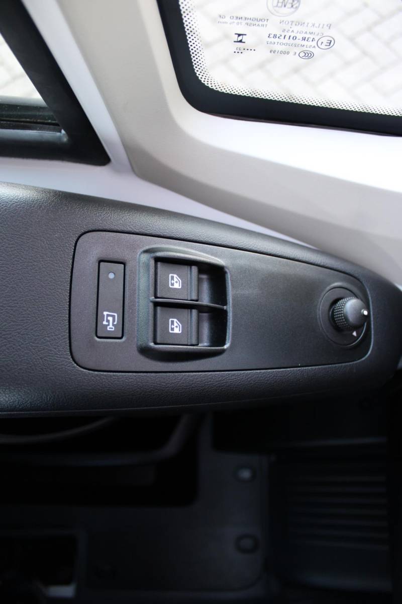 Citroën Jumper Citroen Jumper 2.2 BlueHDi 120PK L2H2 3.0t 3-ZITS | APPLE CARPLAY/ANDROID AUTO | PARK SENSOREN | CRUISE | AIRCO | TREKHAAK | ALL SEASON BANDEN |