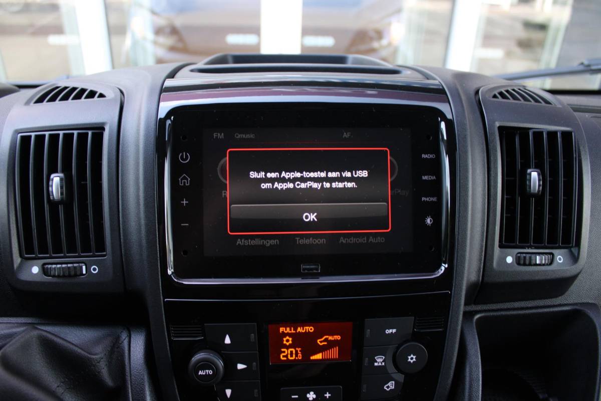 Citroën Jumper Citroen Jumper 2.2 BlueHDi 120PK L2H2 3.0t 3-ZITS | APPLE CARPLAY/ANDROID AUTO | PARK SENSOREN | CRUISE | AIRCO | TREKHAAK | ALL SEASON BANDEN |