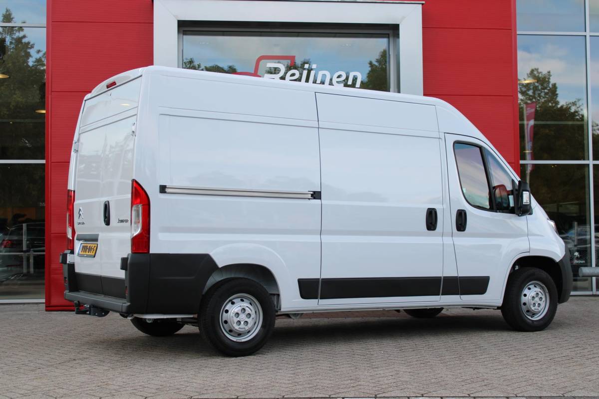 Citroën Jumper Citroen Jumper 2.2 BlueHDi 120PK L2H2 3.0t 3-ZITS | APPLE CARPLAY/ANDROID AUTO | PARK SENSOREN | CRUISE | AIRCO | TREKHAAK | ALL SEASON BANDEN |