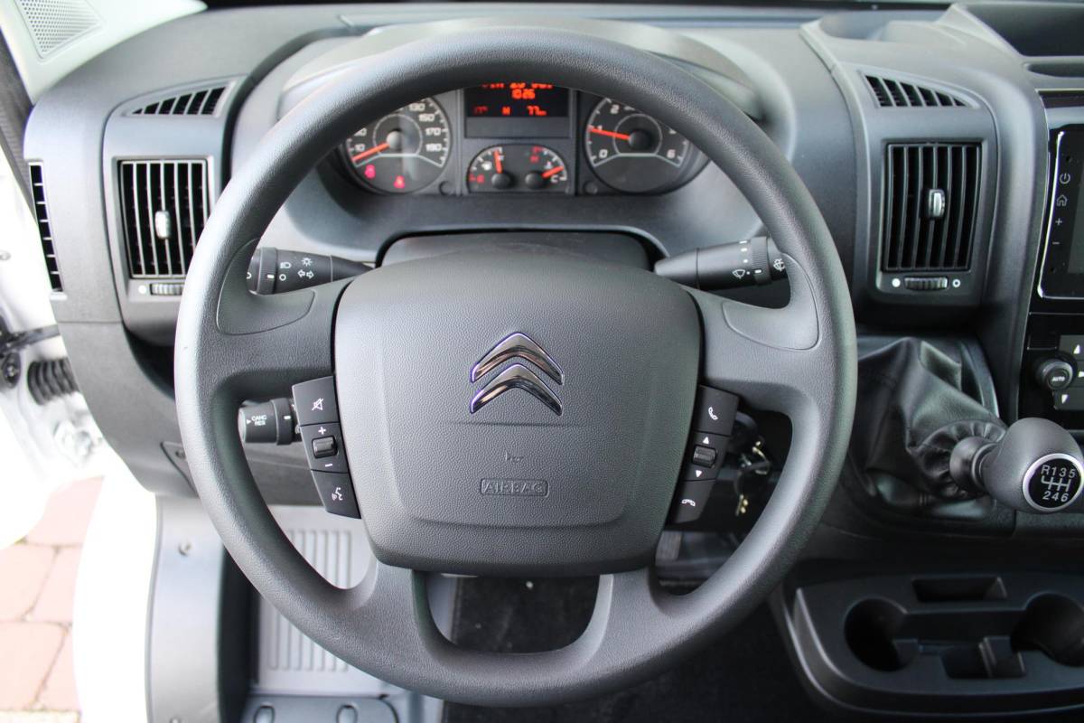 Citroën Jumper Citroen Jumper 2.2 BlueHDi 120PK L2H2 3.0t 3-ZITS | APPLE CARPLAY/ANDROID AUTO | PARK SENSOREN | CRUISE | AIRCO | TREKHAAK | ALL SEASON BANDEN |