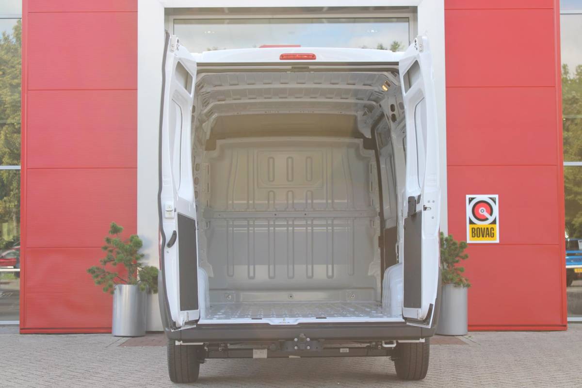 Citroën Jumper Citroen Jumper 2.2 BlueHDi 120PK L2H2 3.0t 3-ZITS | APPLE CARPLAY/ANDROID AUTO | PARK SENSOREN | CRUISE | AIRCO | TREKHAAK | ALL SEASON BANDEN |