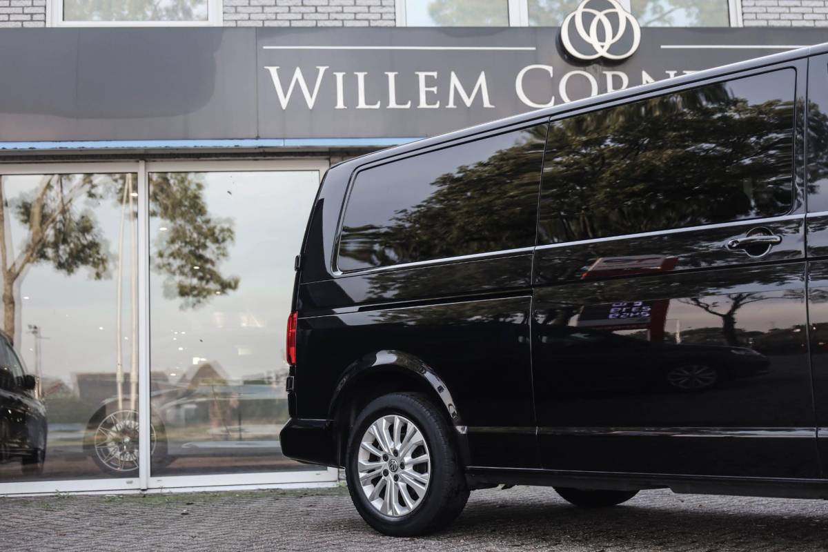 Volkswagen Transporter Volkswagen Transporter 2.0 TDI L2H1 28 Bulli Aut. Camera Stoelverwarming