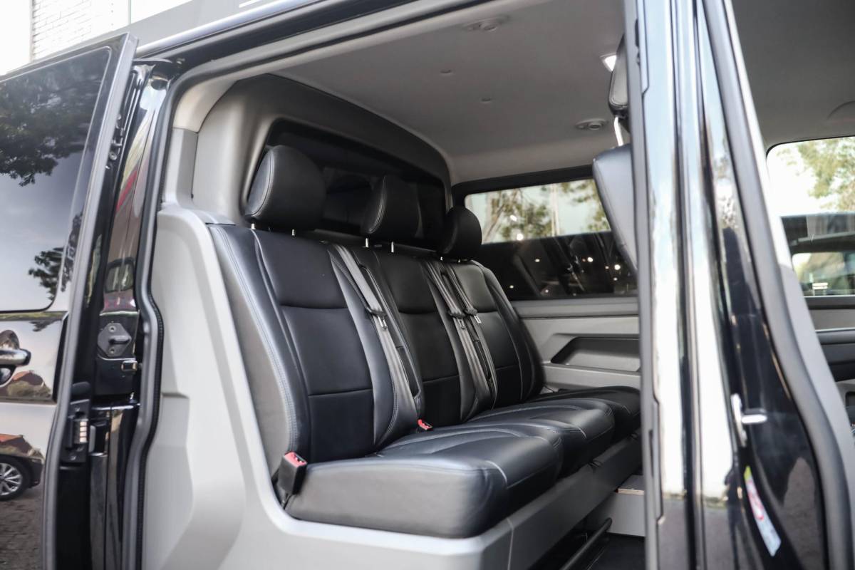 Volkswagen Transporter Volkswagen Transporter 2.0 TDI L2H1 28 Bulli Aut. Camera Stoelverwarming