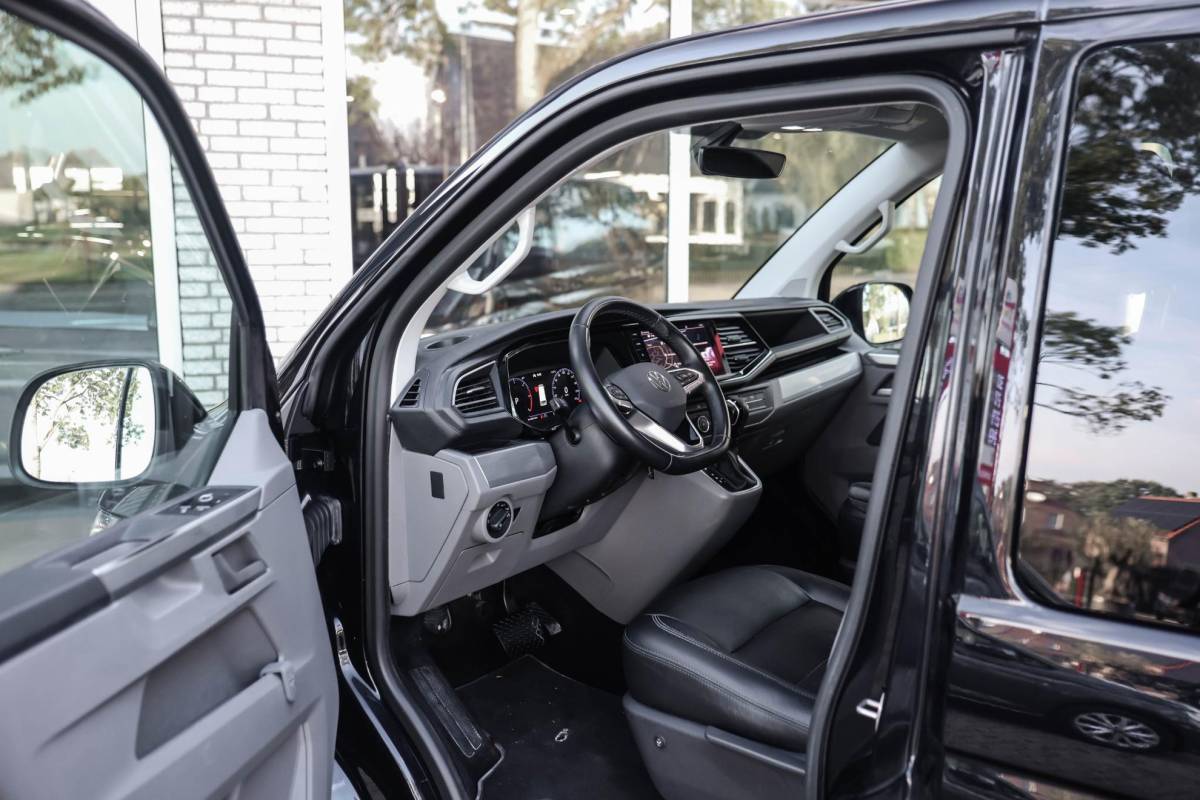 Volkswagen Transporter Volkswagen Transporter 2.0 TDI L2H1 28 Bulli Aut. Camera Stoelverwarming