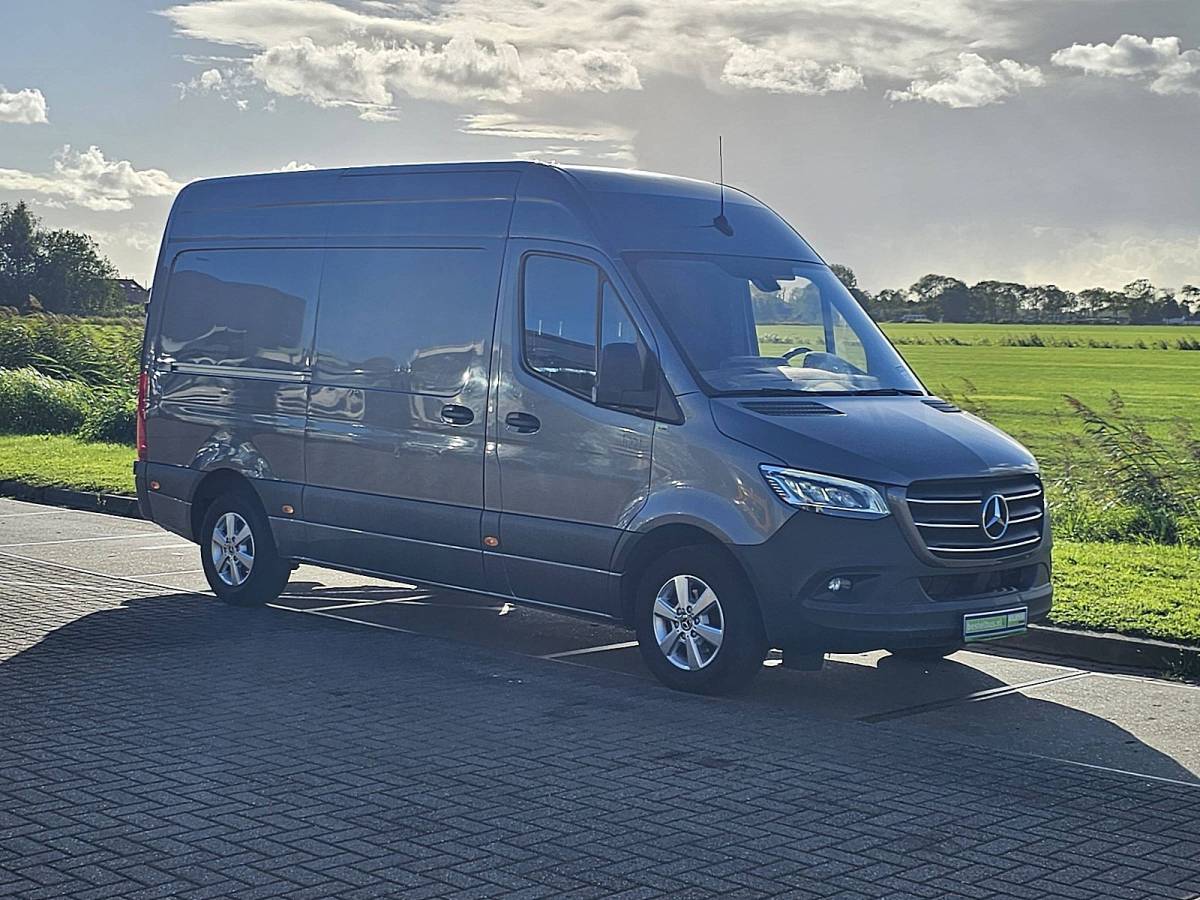 Mercedes-Benz Sprinter MERCEDES-BENZ SPRINTER 315 L2H2 LED Mbux Camera 150Pk RWD-Achterwielaandrijving BPM-Vrij Lm-Velgen!