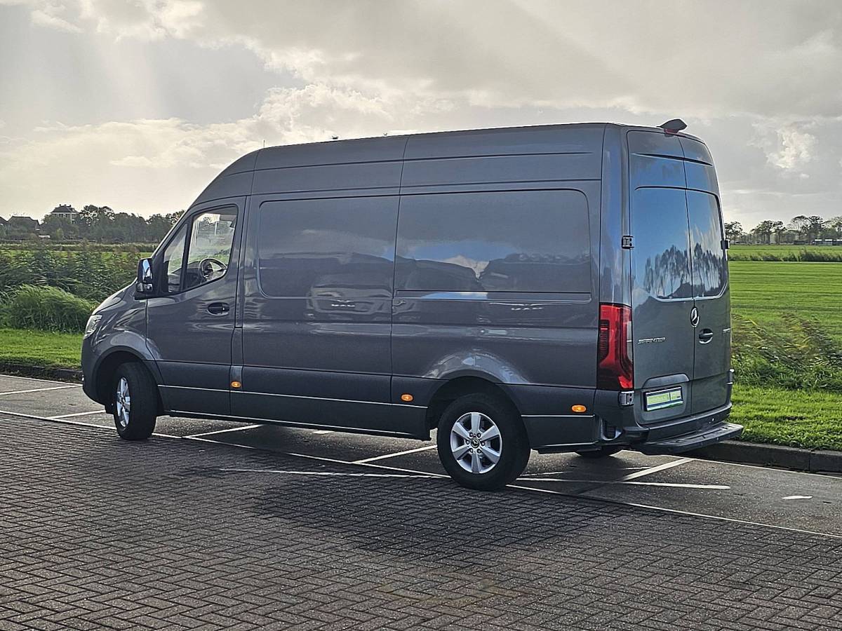 Mercedes-Benz Sprinter MERCEDES-BENZ SPRINTER 315 L2H2 LED Mbux Camera 150Pk RWD-Achterwielaandrijving BPM-Vrij Lm-Velgen!