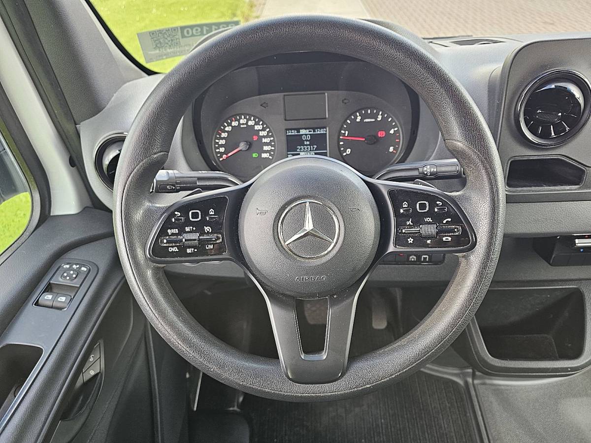 Mercedes-Benz Sprinter MERCEDES-BENZ SPRINTER 314 9 persoons LED inclusief 4447 rest BPM Netto EU exportprijs 23450,00