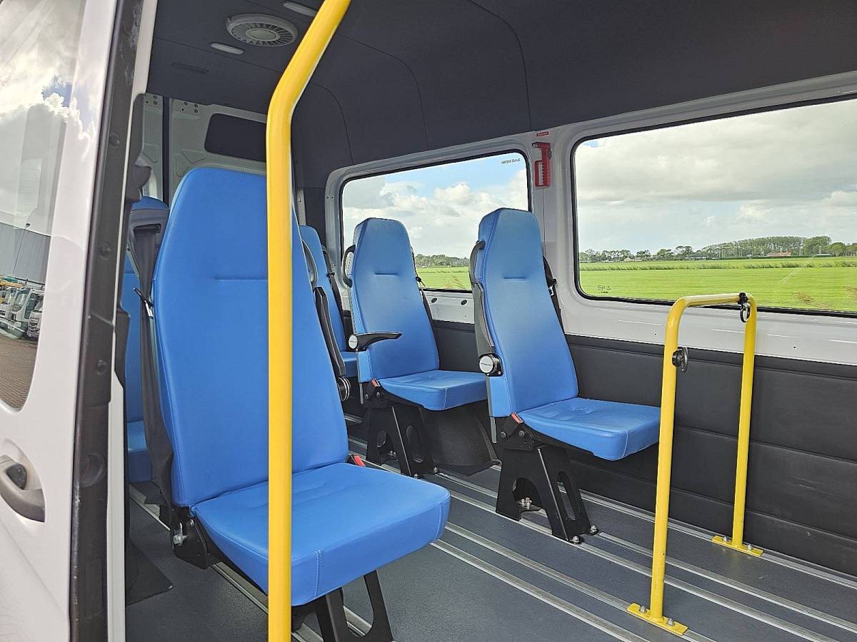 Mercedes-Benz Sprinter MERCEDES-BENZ SPRINTER 314 9 persoons LED inclusief 4447 rest BPM Netto EU exportprijs 23450,00