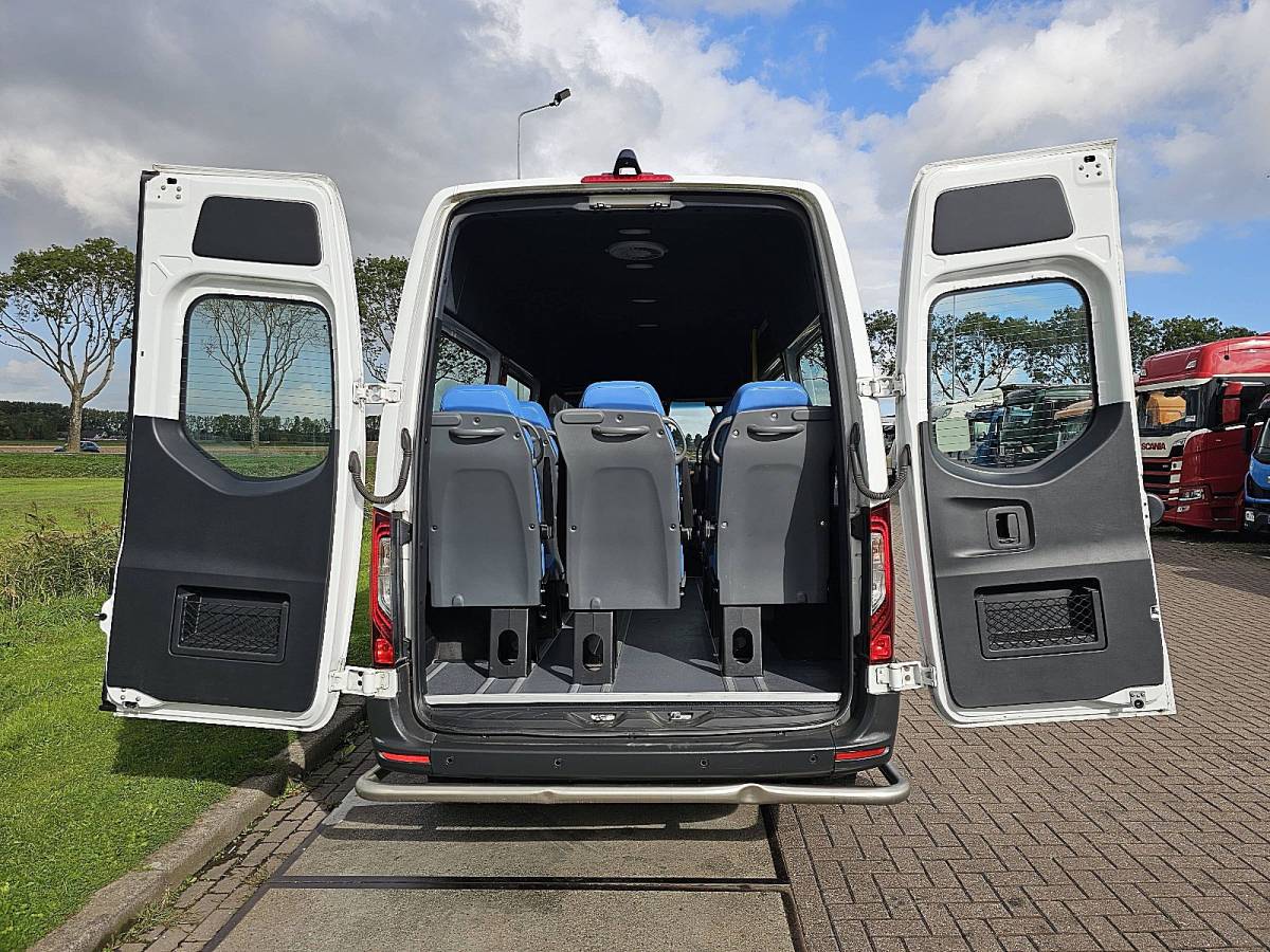 Mercedes-Benz Sprinter MERCEDES-BENZ SPRINTER 314 9 persoons LED inclusief 4447 rest BPM Netto EU exportprijs 23450,00