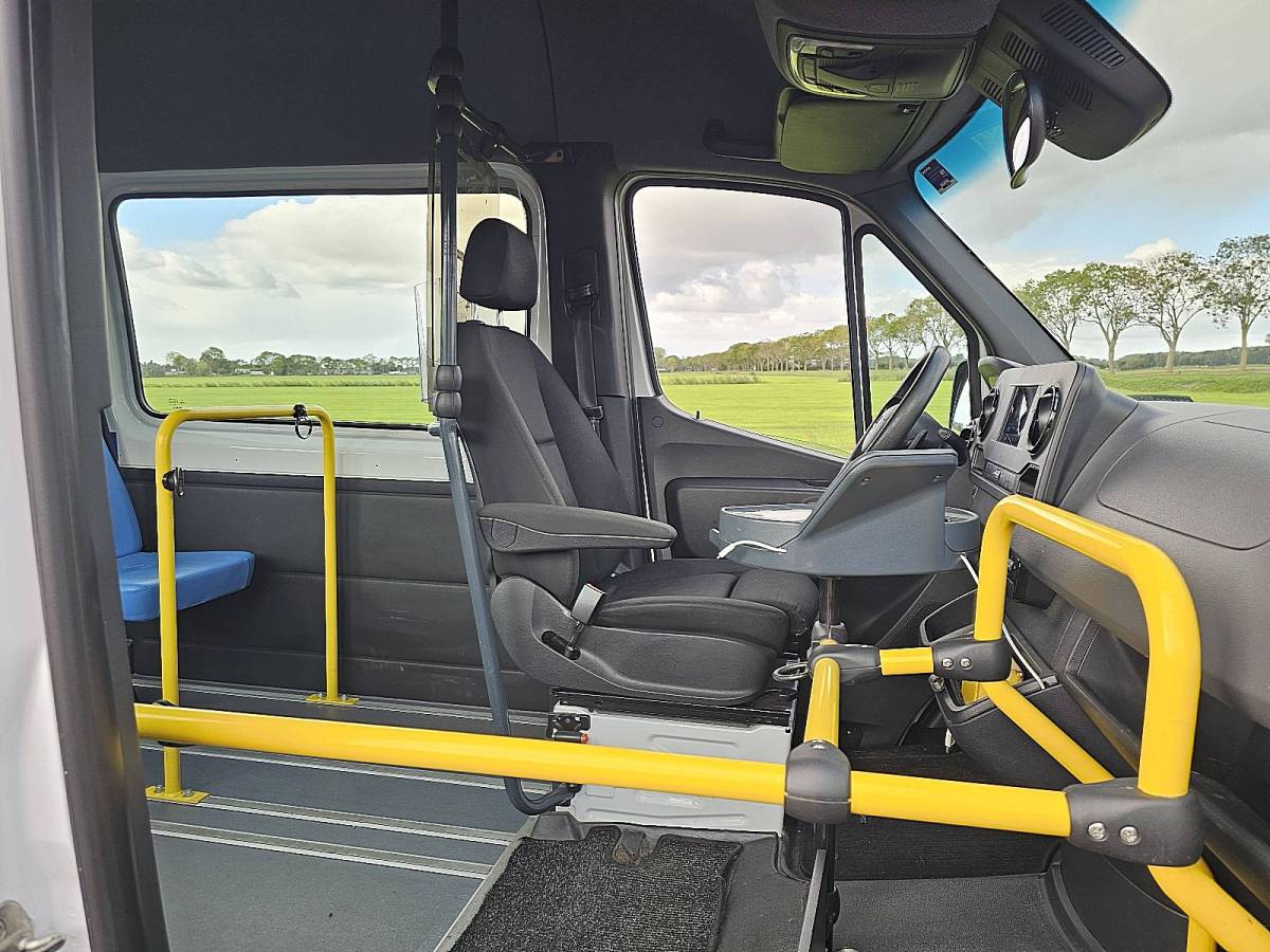 Mercedes-Benz Sprinter MERCEDES-BENZ SPRINTER 314 9 persoons LED inclusief 4447 rest BPM Netto EU exportprijs 23450,00