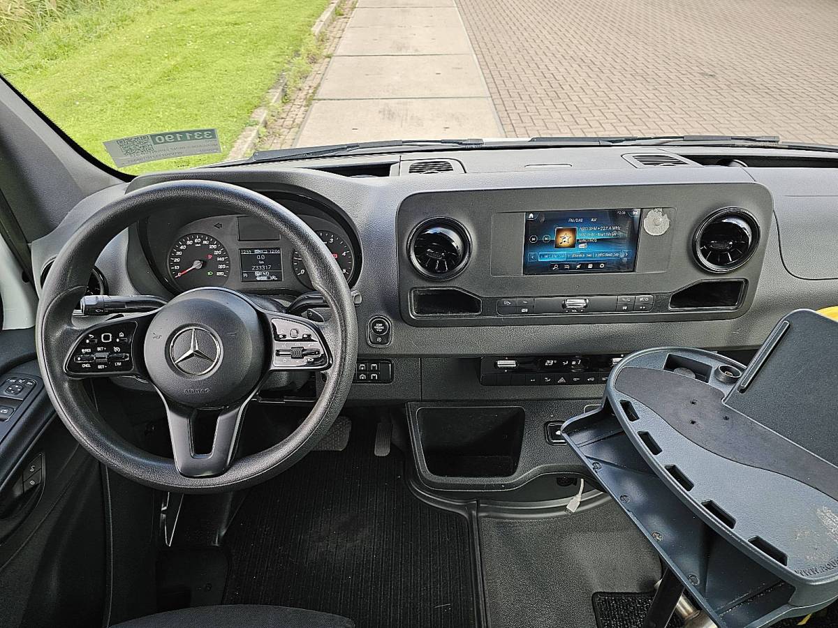 Mercedes-Benz Sprinter MERCEDES-BENZ SPRINTER 314 9 persoons LED inclusief 4447 rest BPM Netto EU exportprijs 23450,00