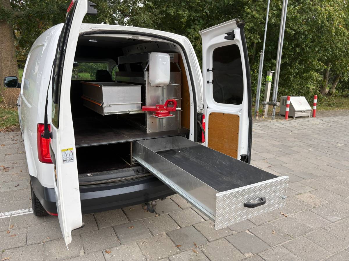 Volkswagen Caddy Volkswagen Caddy 2.0 TDI L2H1 BMT 4Motion|AUTOMAAT|NAP|trekhaak|airco|cruise|apple carplay|elektrisch pakket|EURO6
